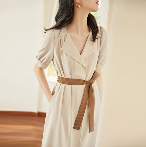 对白 女士法式泡泡袖v领桔梗连衣裙 bdq050x149元包邮(需领券)