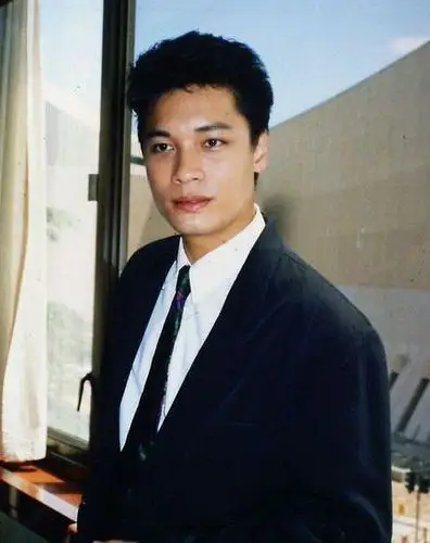 他曾3夺tvb视帝,如今却抛弃了二十年发妻!_罗嘉良