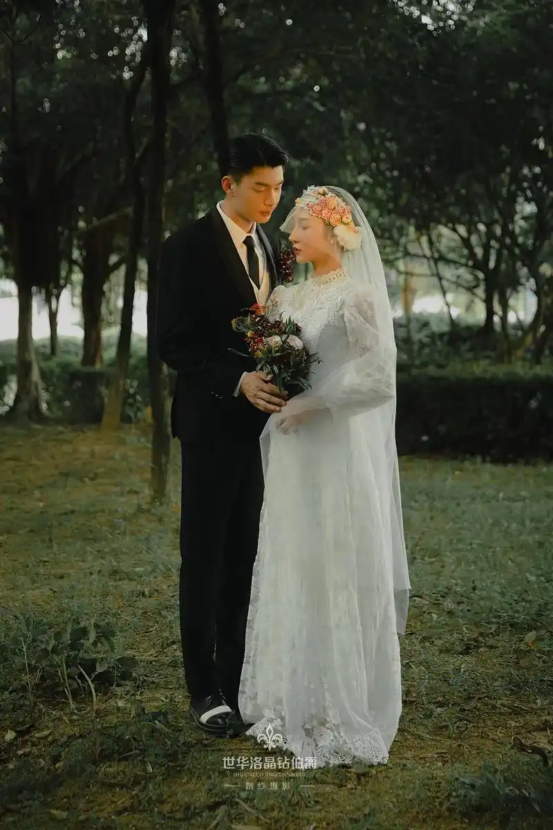 甘肃世华洛晶钻伯爵婚纱摄影 #婚纱照风格推荐 #拍出电影感 - 抖音