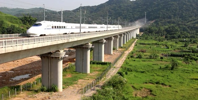 视频|梅汕高铁联调联试第二天,梅州迎来首列动车组