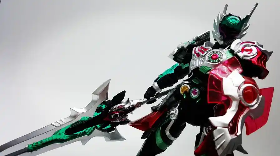 铠甲勇士战帅进化版超磁湮灭戟成巨剑还多了护盾有原版帅