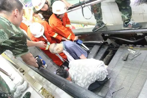 电梯事故频发记住6句避险口诀可救命