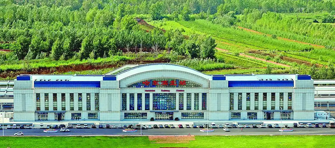 随着哈齐高铁的全线开通,作为起始站之一的哈尔滨北站精彩亮相.