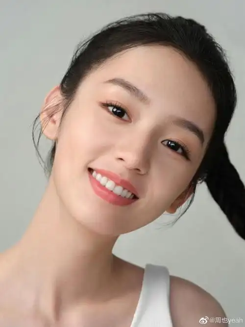 今天2024年5月20日是中国知名影视演员,知名女星周也26岁生日,我们一