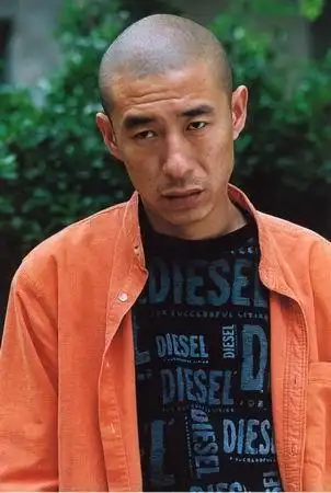 同演黑帮小弟,一个被徐克力捧片约不断,一个却没人捧销声匿迹_周猛