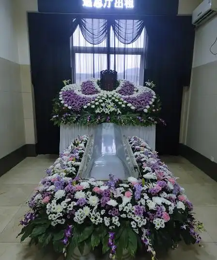 灵堂花艺布置案例