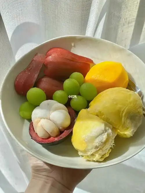 水果拼盘:榴莲 山竹 芒果 莲雾 青提,一整个奶油盘 都是热带水果 好