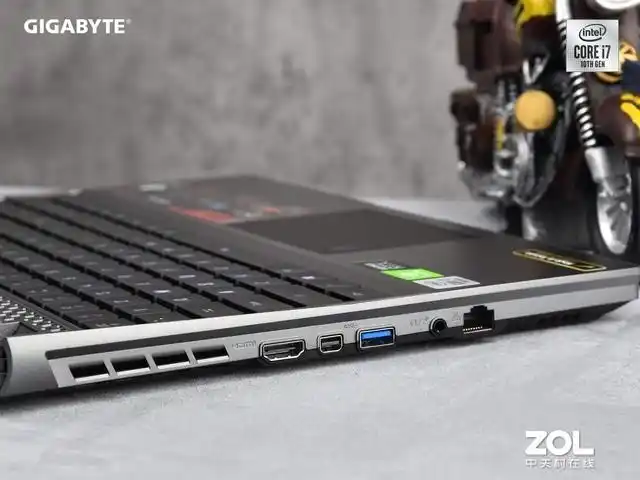 首款移动8核i7处理器技嘉aorus15g游戏本评测