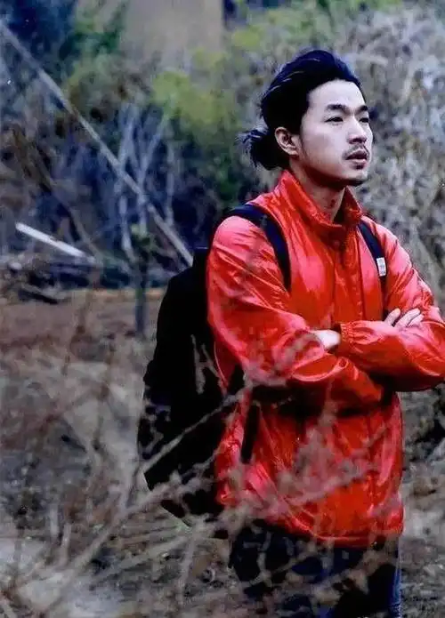 李威曾和林志颖搭戏公开追求姚笛被拒现在只能靠卖茶具为生