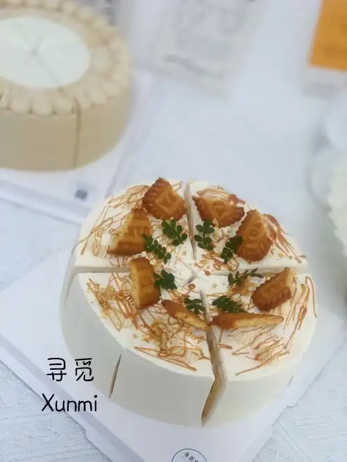 焦糖海盐螺旋蛋糕生椰拿铁