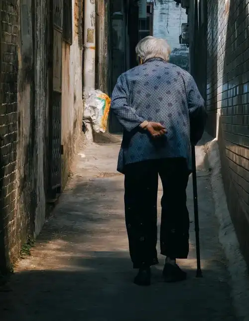 华为手机摄影大赛投稿组别粤61人文作品名称背影拍摄手