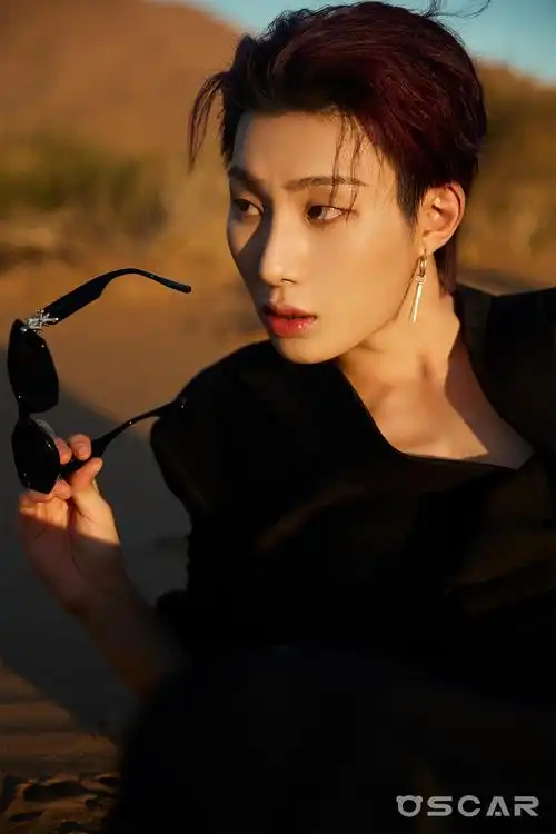 p>奥斯卡(oscar),本名王政熊,1998年7月30日出生于巴西圣保罗,歌手.