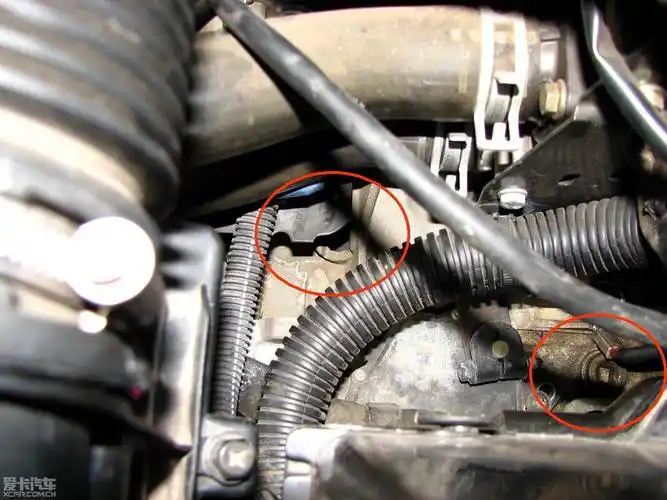 自动变速箱透气孔上有塞子吗?