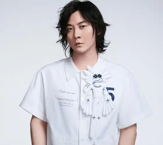 此次张大仙的停播事件据小道消息说是签约到期了,目前虎牙给出张大仙