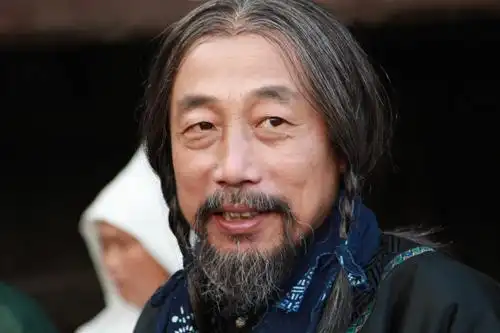 借问英雄何处走红孙海英痞气表演引争议