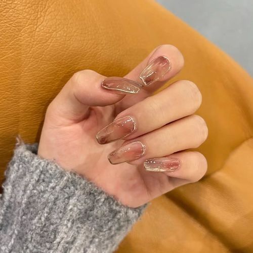 秋冬款气焦糖魔镜粉质晕染琥珀手工穿戴甲黄黑皮肤显白中长款美甲