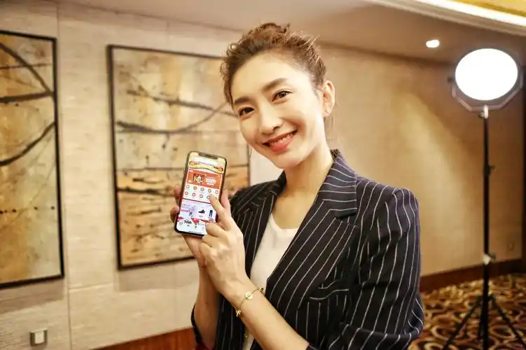 牵手杨洋后 苏宁易购新增代言人江疏影