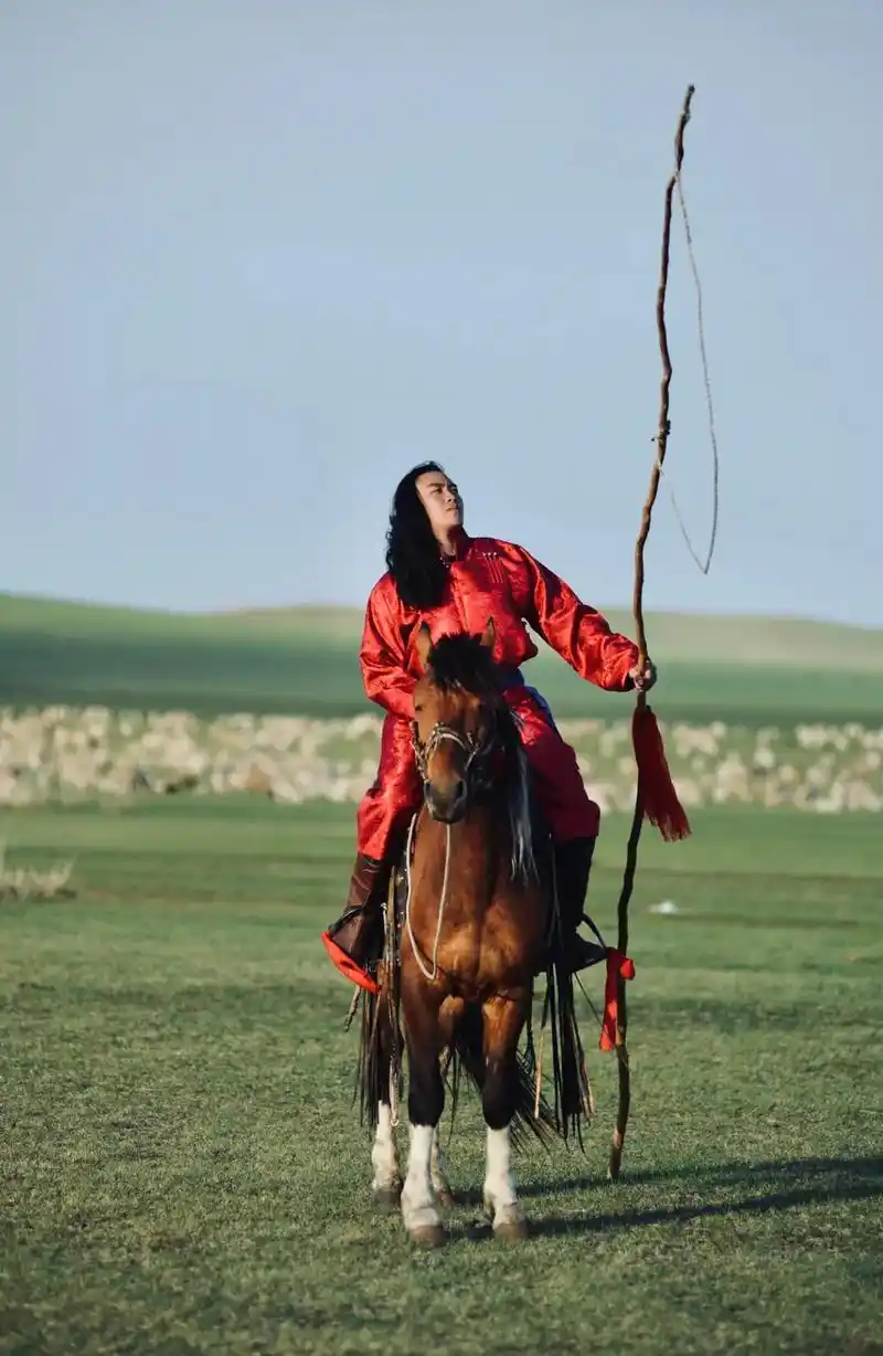 我的草原我的马 #骑马#蒙古 #马背上的民族 #治愈系风景 - 抖音