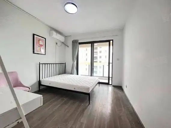 德信君宸4室1厅2卫89平合租房单间还有四个