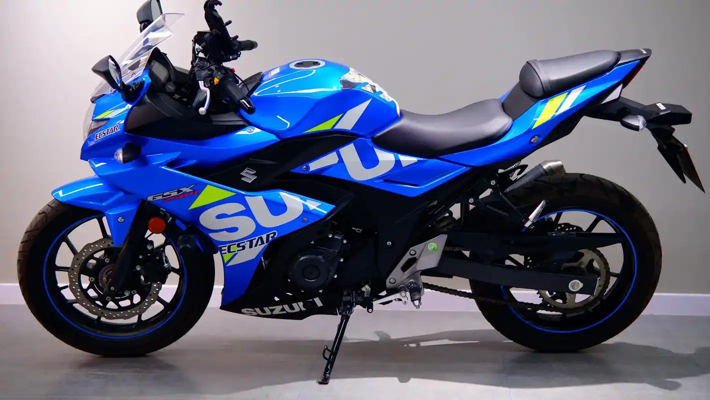 豪爵铃木gsx250ra