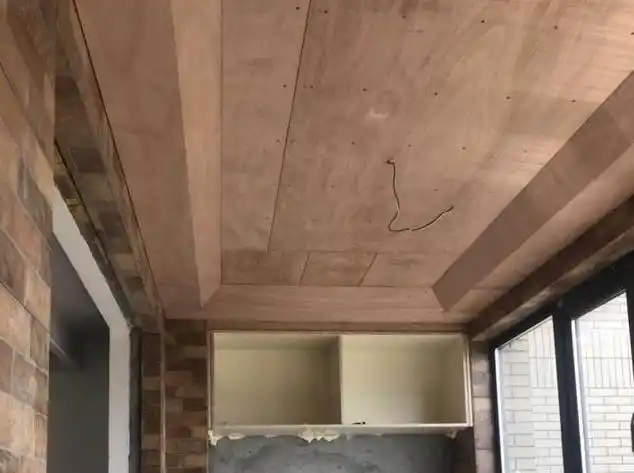 石膏板吊顶用木工板打底,你以为木工师傅在坑你?3000块花的不亏