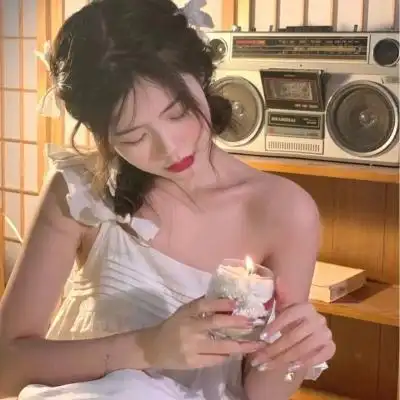 夏季清凉女生头像南风世间情动不过盛夏白瓷梅子汤碎冰碰壁当啷响