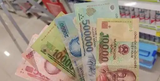 每个月一亿三千万越南盾在越南什么水平