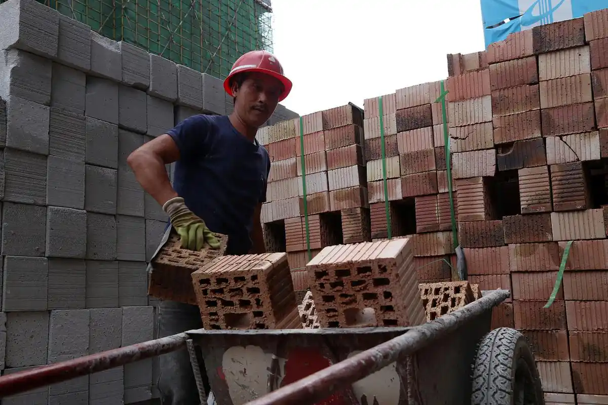 进城打工三十年#  写给自己 城市,是许多人的梦想