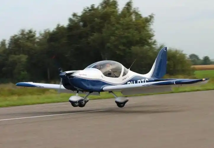 捷克生产的这款轻型运动私人飞机三个优点让航校非常喜欢