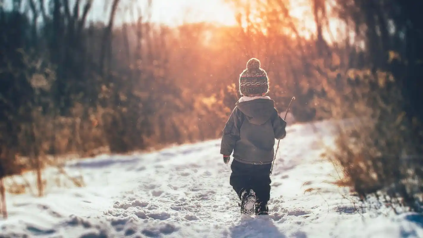 人物,儿童,雪地,背影,孤独的小孩壁纸