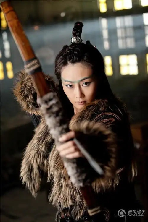 林鹏为爱加入维和部队 倒追成龙一起守护边关