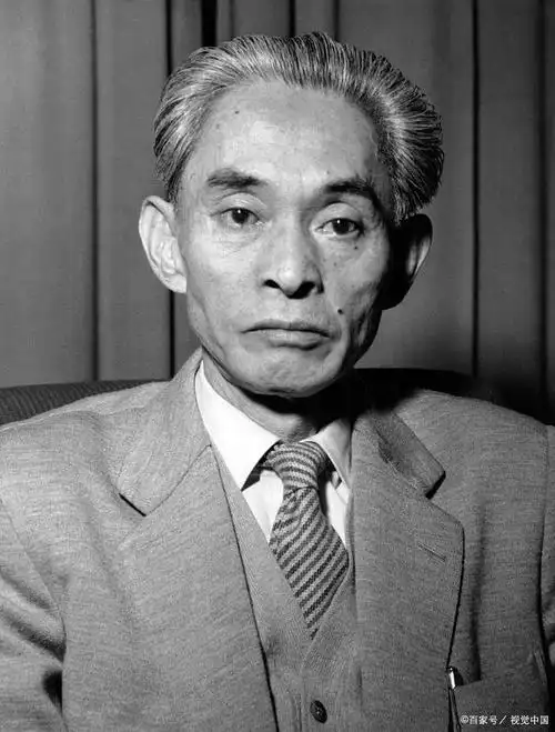 日本大作家川端康成,名作《古都》十句格言,充满深厚的思想内涵