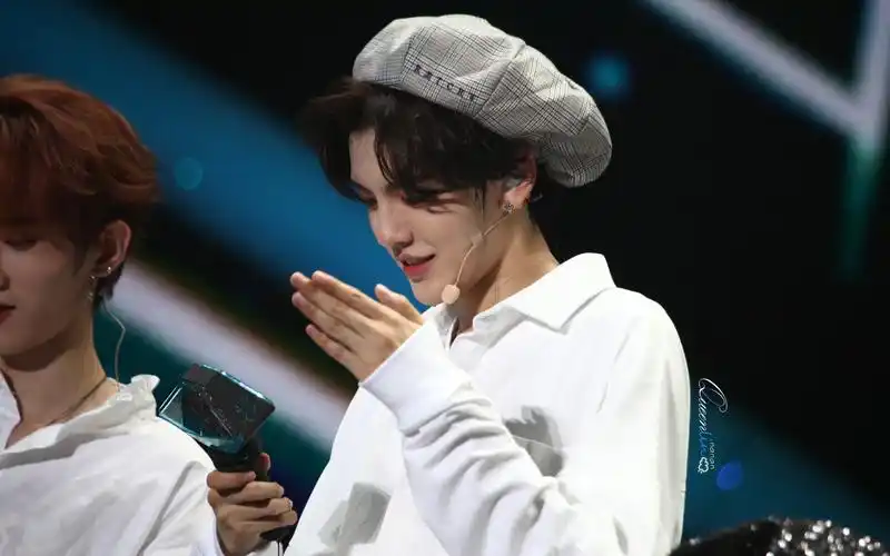 20180811乐华七子nex7fansmeetinginshenzhenletmebeyourfire毕雯珺