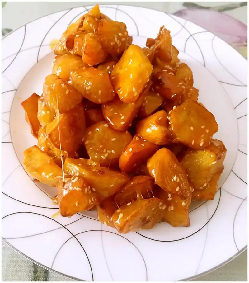 大厨级别的拔丝地瓜想吃不用再去餐馆了在家你就是大厨