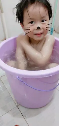 英皇国际幼儿园——天使宝贝:苗二班小林子的成长足迹!