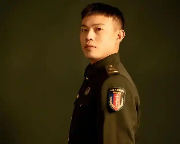 从橄榄绿到警服蓝永葆初心使命依然