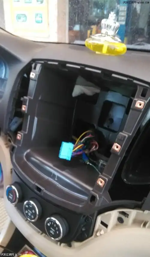 【图】爱音乐就要折腾 宝骏730加装低音炮作业 _汽车江湖