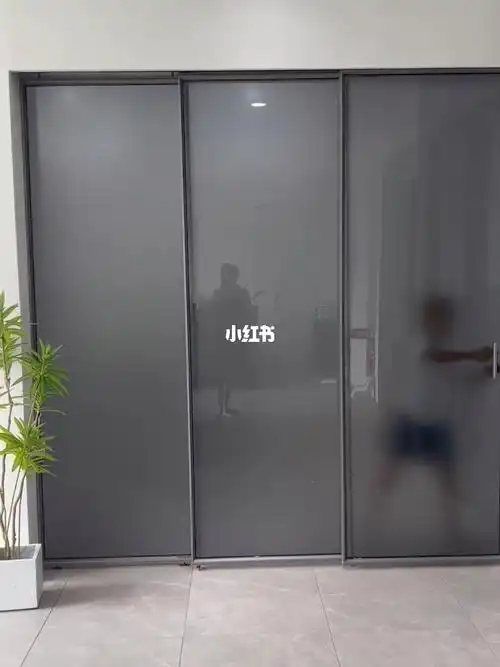 灰色边框配灰油砂三联动