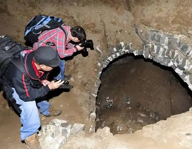 尸身穿龙袍240年不腐,葬品估值过亿_固伦荣宪公主_蒙古_清朝