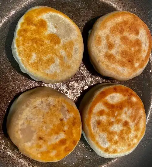 小吃复刻之门钉肉饼熏肉大饼