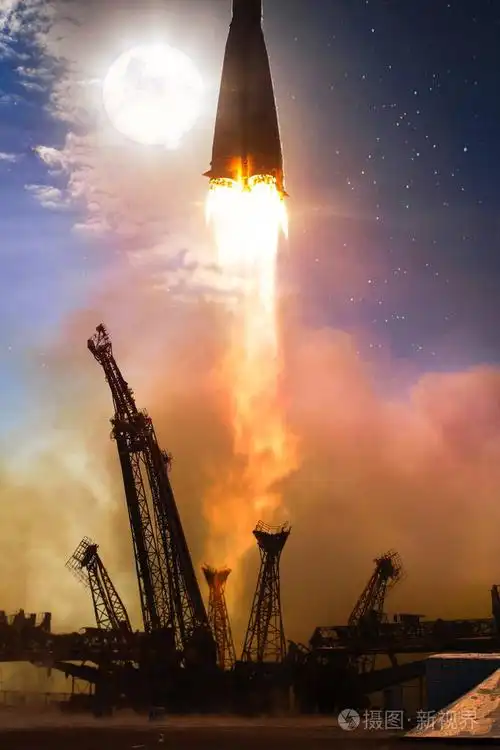 宇宙飞船在晚上发射这幅图像的元素由美国宇航局提供