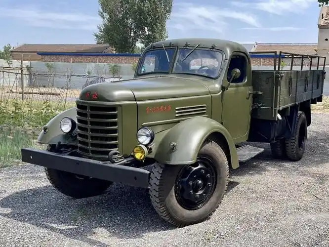 老爷车天鹰修复老解放卡车续写解放情怀