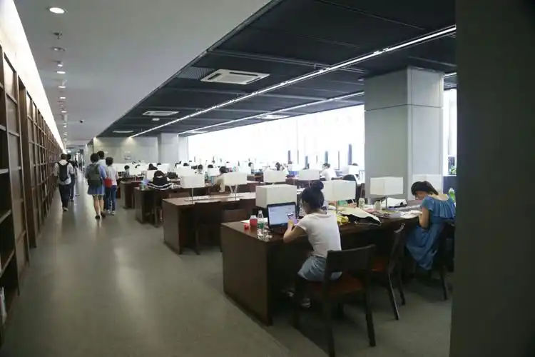 北京四所大学考察学习汇报 (中央财经大学图书馆)