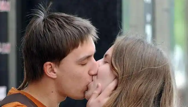 十二生肖最喜欢的接吻姿势老鼠的法式热吻