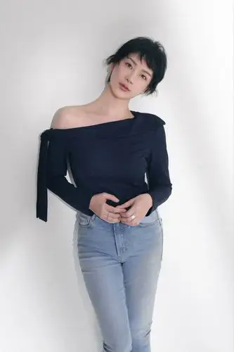 演员杨舒婷最新写真曝光 性感中不失干练自信有范儿