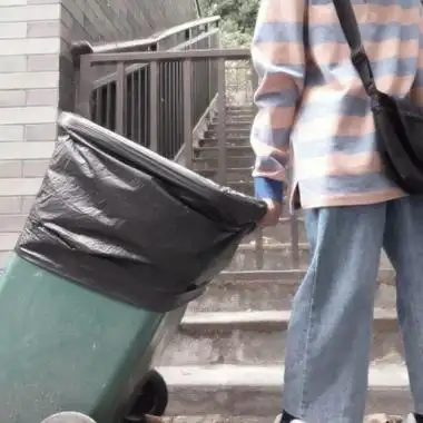 垃圾桶情侣头像高清个性的带拖把带垃圾桶的情头图片