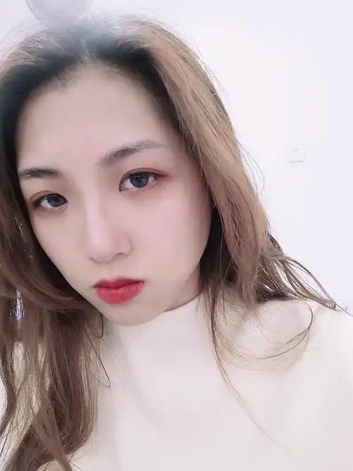 医院位置很好找,从沈阳站西广场出来过个马路就是.