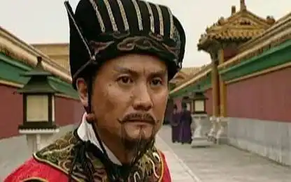 而在朱七去抓齐大柱的时候,有一个细节,那就是让齐大柱脱掉自己的上衣