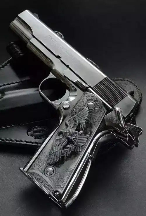 m1911(45手枪)是一种在1911年起生产的.