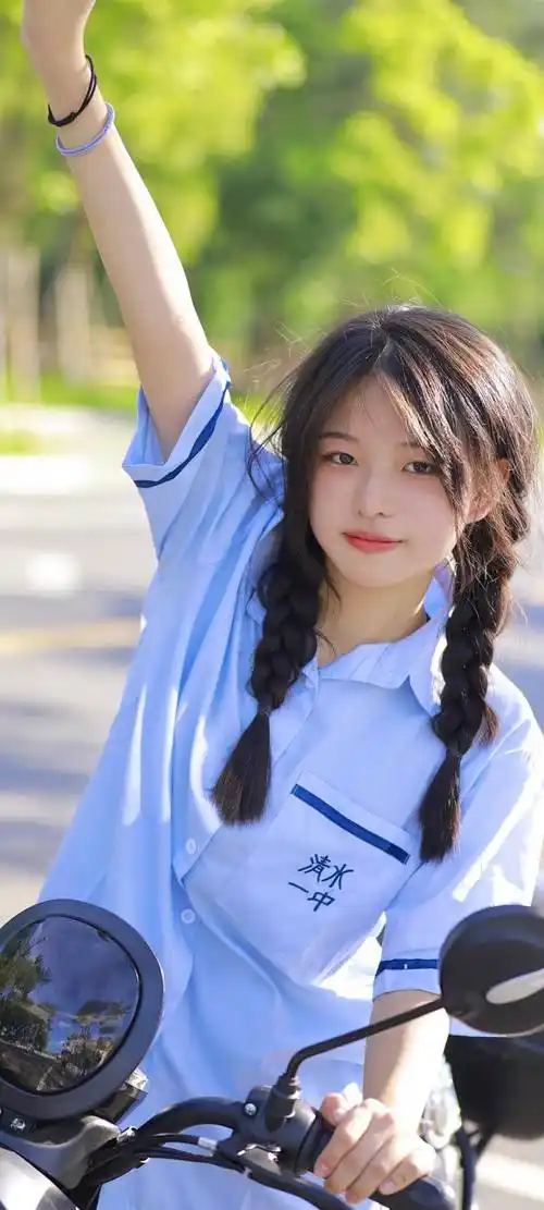 双麻花辫清纯少女可爱俏皮户外写真_少女_写真